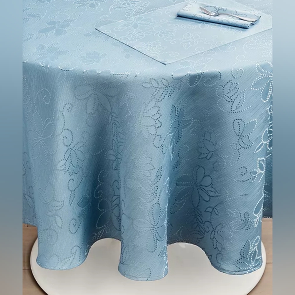 HOMEWEAR Vivian Floral Blue Tablecloth